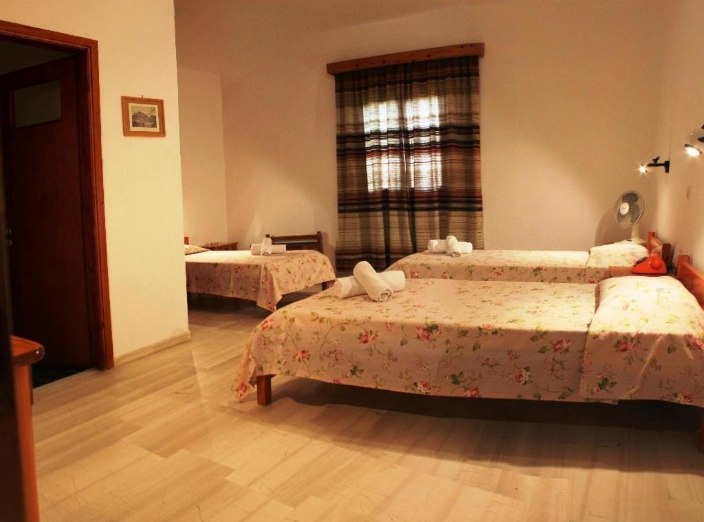 Violetta Aparthotel Íosz Szoba fotó