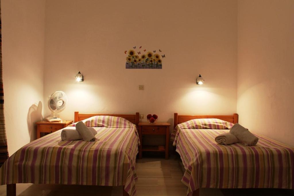 Violetta Aparthotel Íosz Kültér fotó
